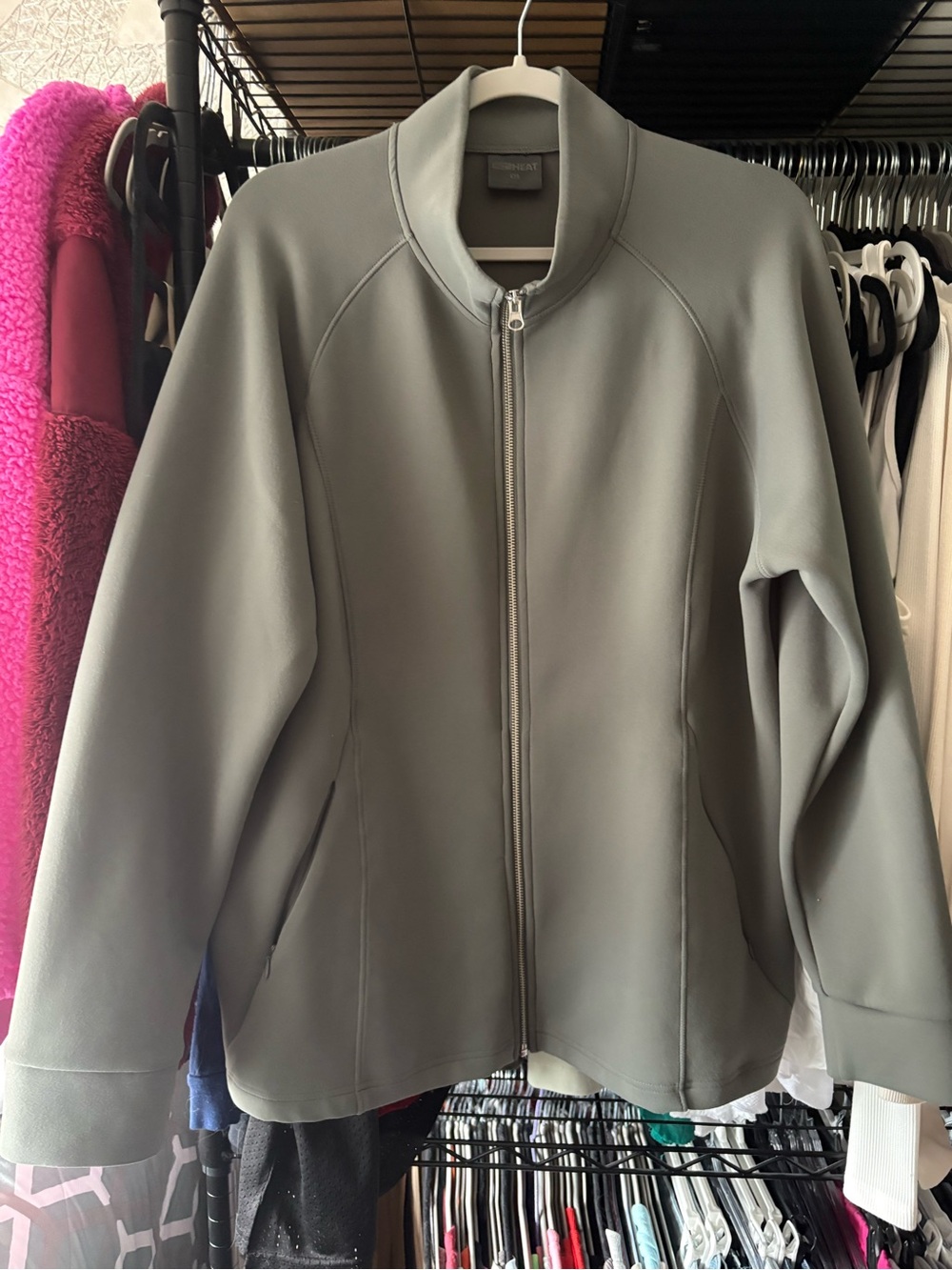Women’s Minimalist Zip-Up Jacket in Sage Green